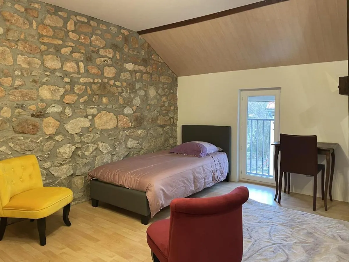 Gite Familial Avec Terrasse A La Ferme, Proche Montlucon, Ideal Pour 4 Pers, Draps Et Serviettes Inclus - Fr-1-489-431 Sauvagny