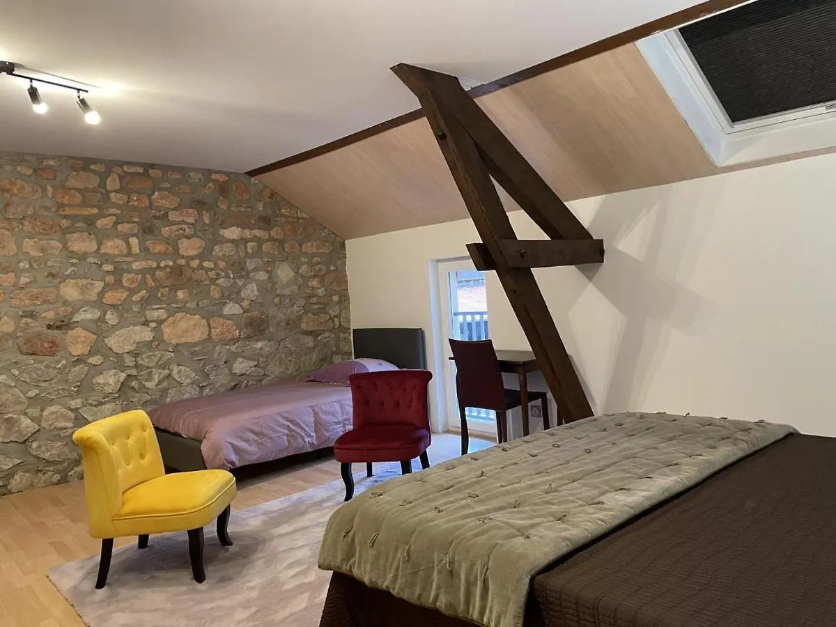 Gite Familial Avec Terrasse A La Ferme, Proche Montlucon, Ideal Pour 4 Pers, Draps Et Serviettes Inclus - Fr-1-489-431 Sauvagny 0*,